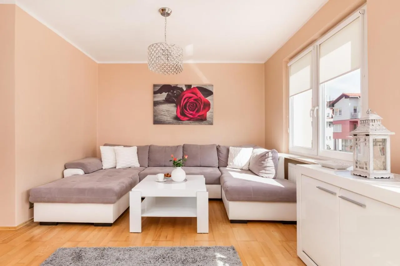Rose Apartment In Kolobrzeg By Renters 0*,